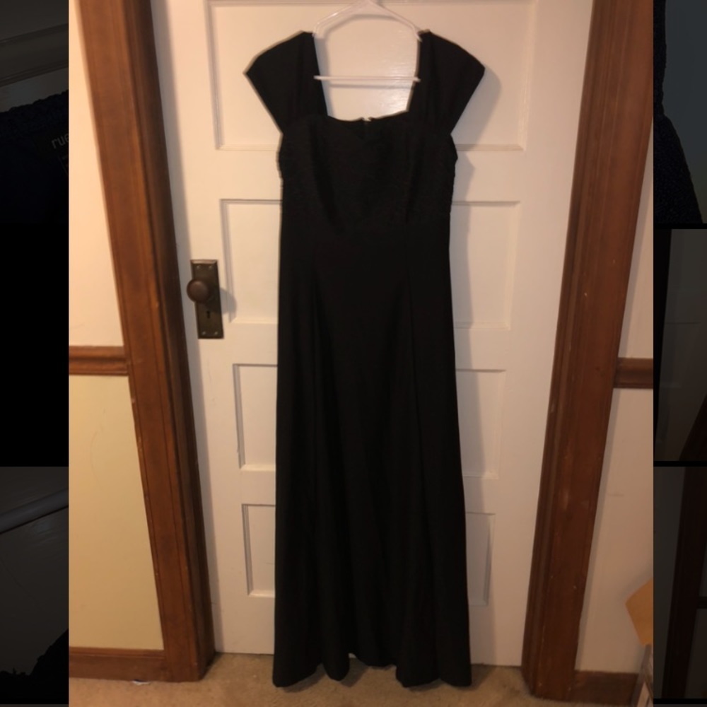 Dress - Picture 3 of 8